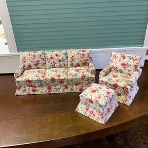 Solid wood heavy dollhouse living room